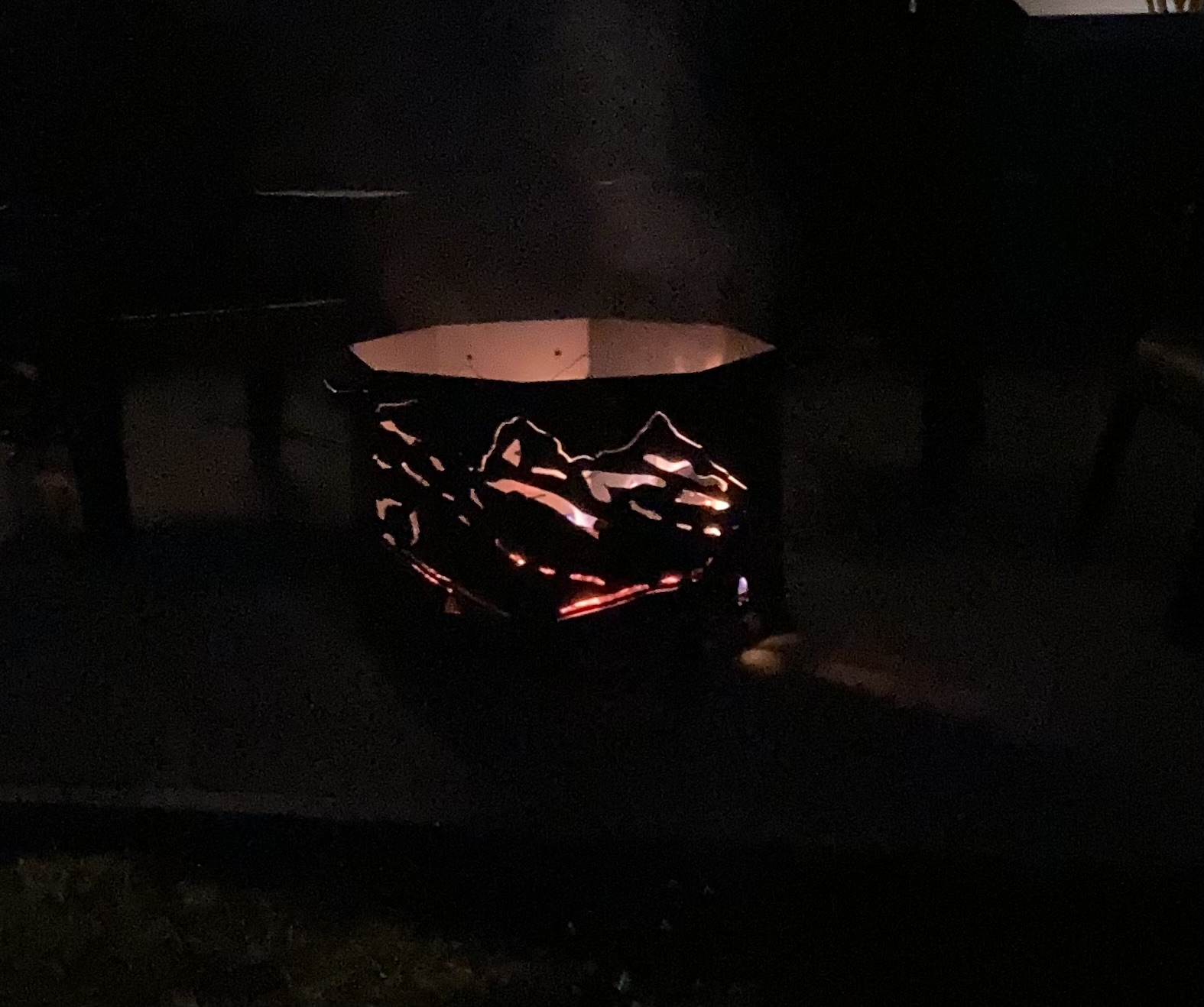 24" Three Sisters Mountain Theme Octagon Fire Pit - Image 3